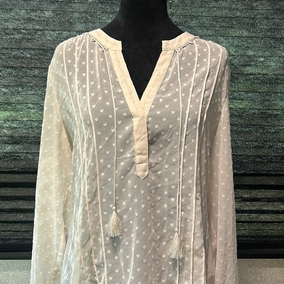 NIC+ZOE Women Cream V-Neck Long Sleeve Embroided Heart Tassel Tie Blouse Large - Picture 5 of 10